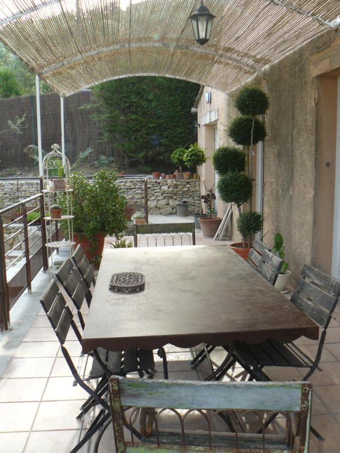 Chez Elles 2 Bed and Breakfast Caumont-sur-Durance Exteriör bild